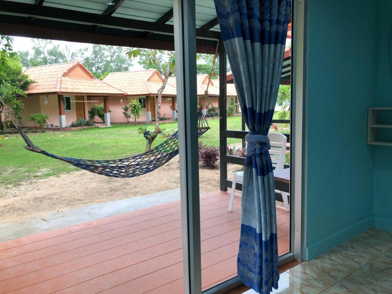 Koh Ngai Kaimuk Thong Resort Экстерьер фото
